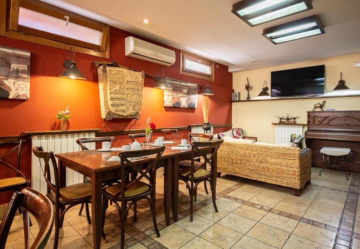 Hostal Los Canteros Golmayo Zewnętrze zdjęcie